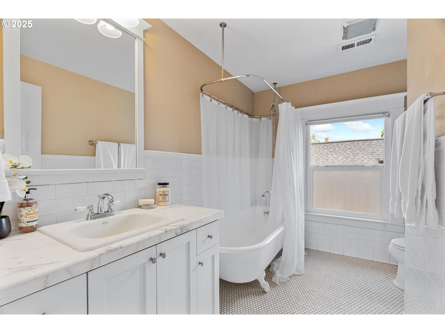 1626 Southeast 35th Avenue Portland, OR 97214 - Photo 30 of 40 a bathroom with a sink and a mirror