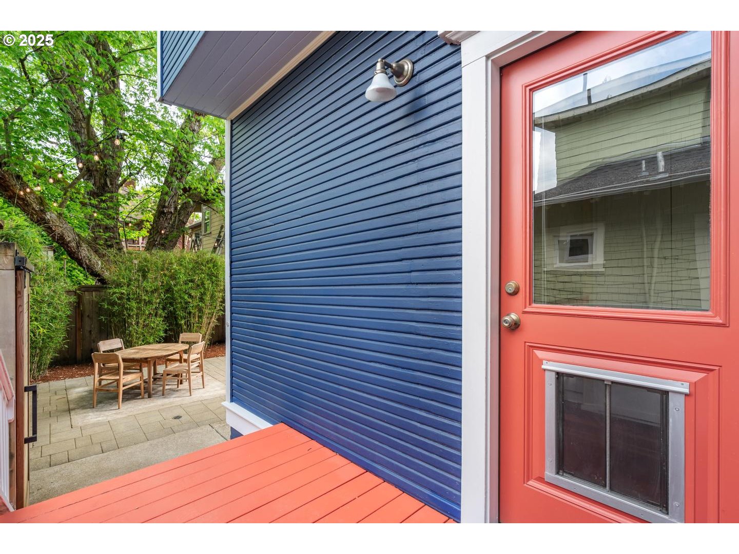 1626 Southeast 35th Avenue Portland, OR 97214 - Photo 36 of 40 a balcony with table and chairs
