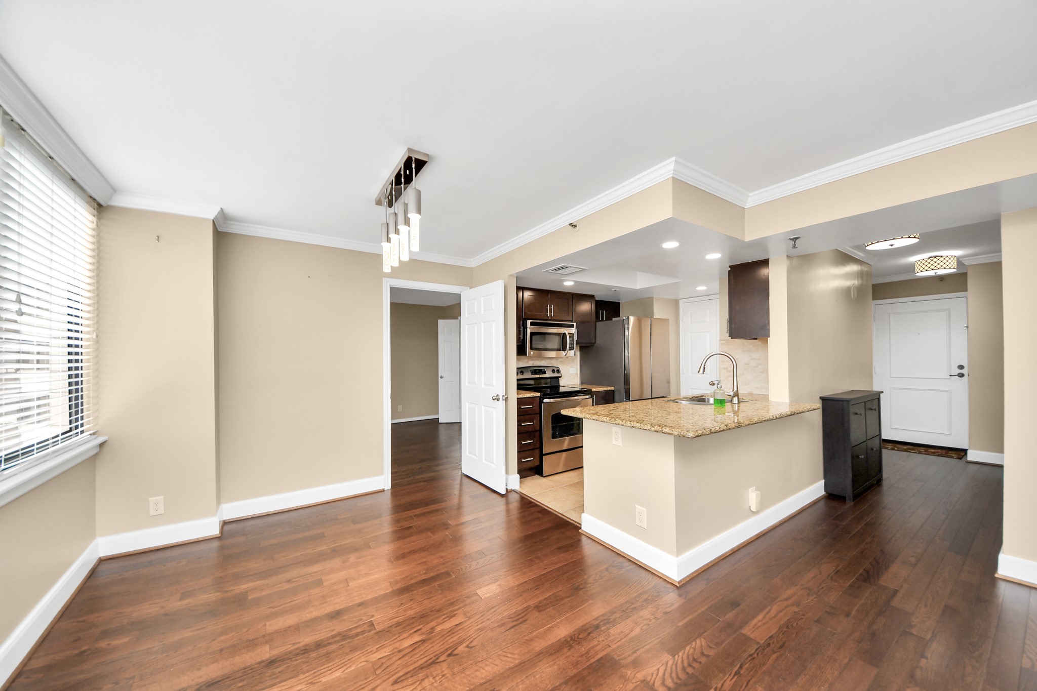 3525 Sage Road, Unit 909 Houston, TX 77056 - Photo 16 of 31 Gallery Image 16