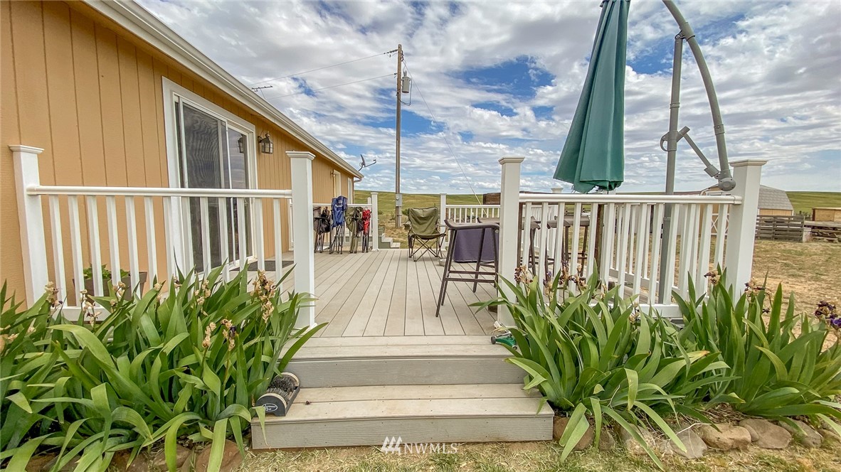 2365 Neergaard Road Ritzville, WA 99169 - Photo 2 of 40