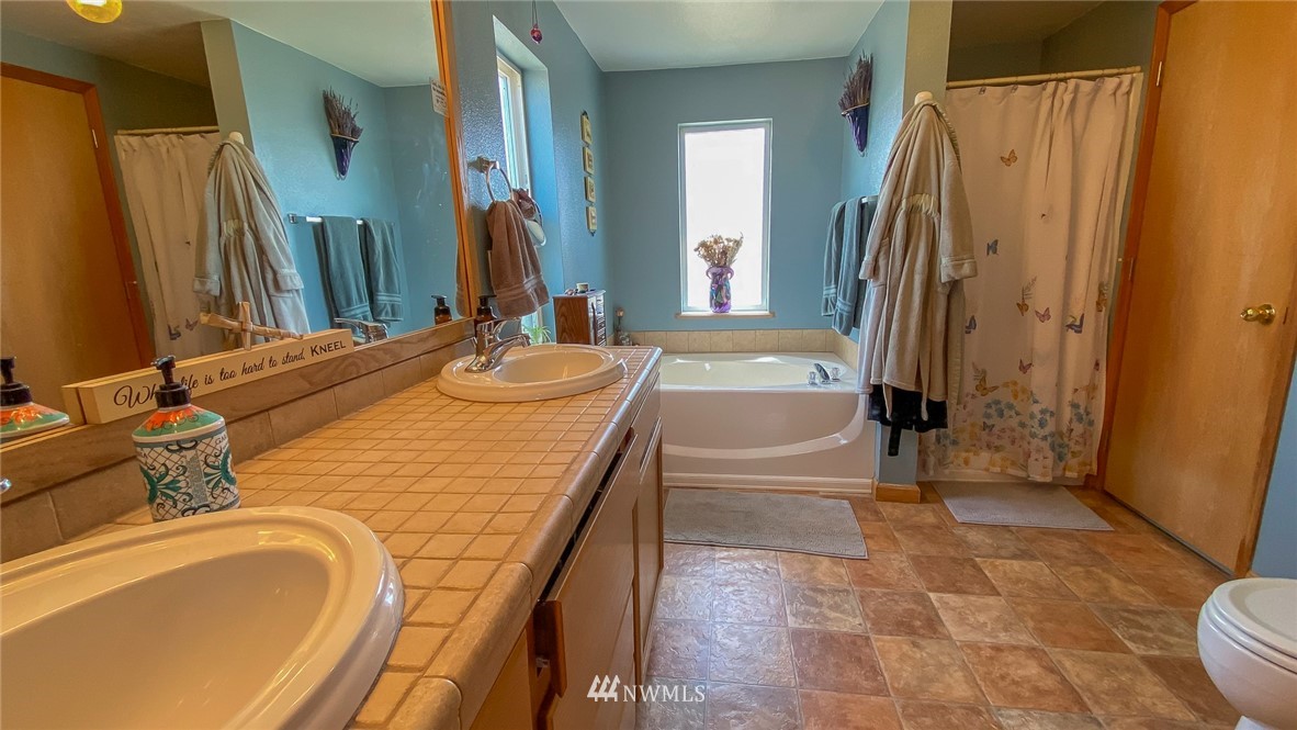 2365 Neergaard Road Ritzville, WA 99169 - Photo 14 of 40