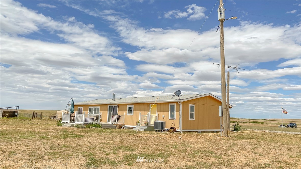 2365 Neergaard Road Ritzville, WA 99169 - Photo 3 of 40