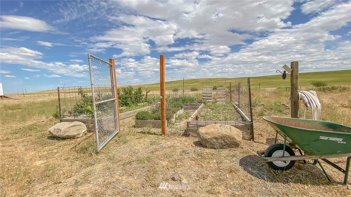 2365 Neergaard Road Ritzville, WA 99169 - Photo 4 of 40