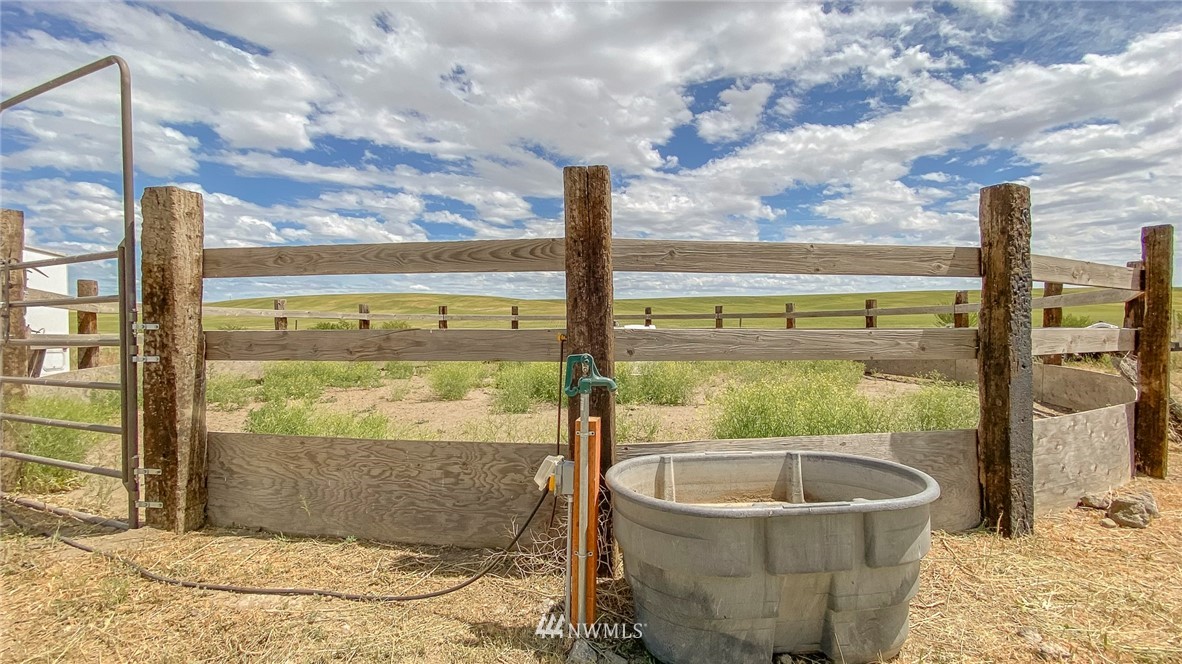 2365 Neergaard Road Ritzville, WA 99169 - Photo 5 of 40