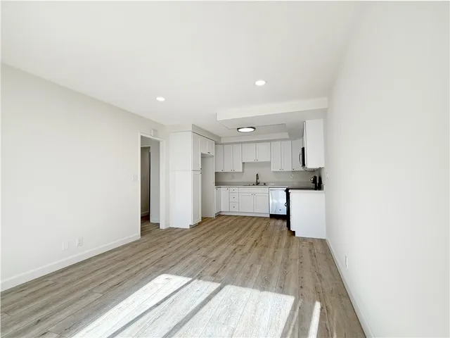 $3,000 | 860 North Stonewood Street, La Habra, CA 90631