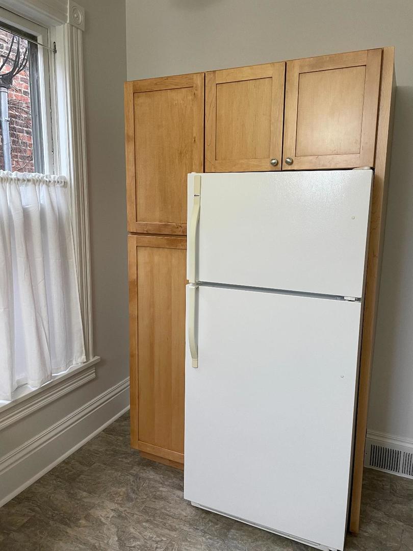 718 1/2 Columbus Street, Unit 2 Ottawa, IL 61350 - Photo 4 of 9