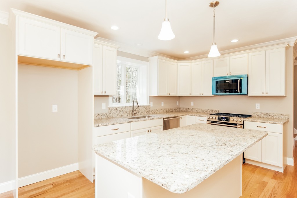 514 Holly Road Marshfield, MA 02050 - Photo 3 of 23 Gallery Image 3