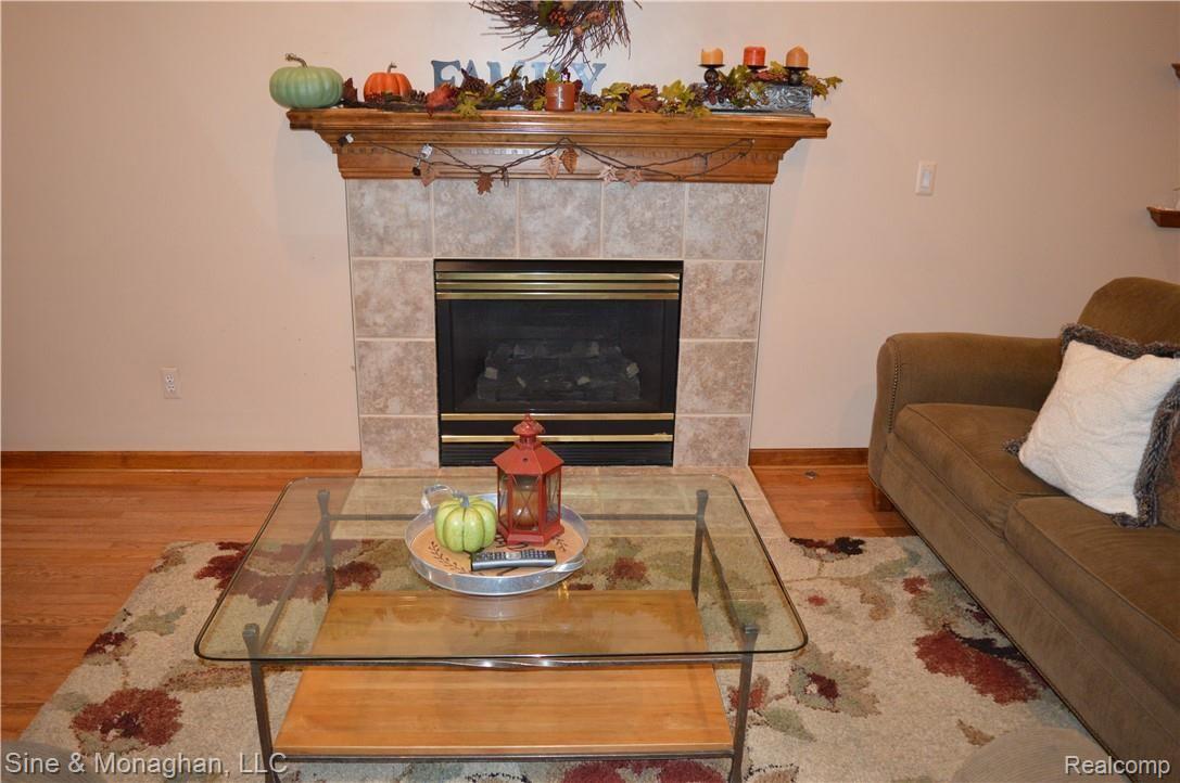 9325 Maple Street Algonac, MI 48001 - Photo 10 of 24 008.JPG