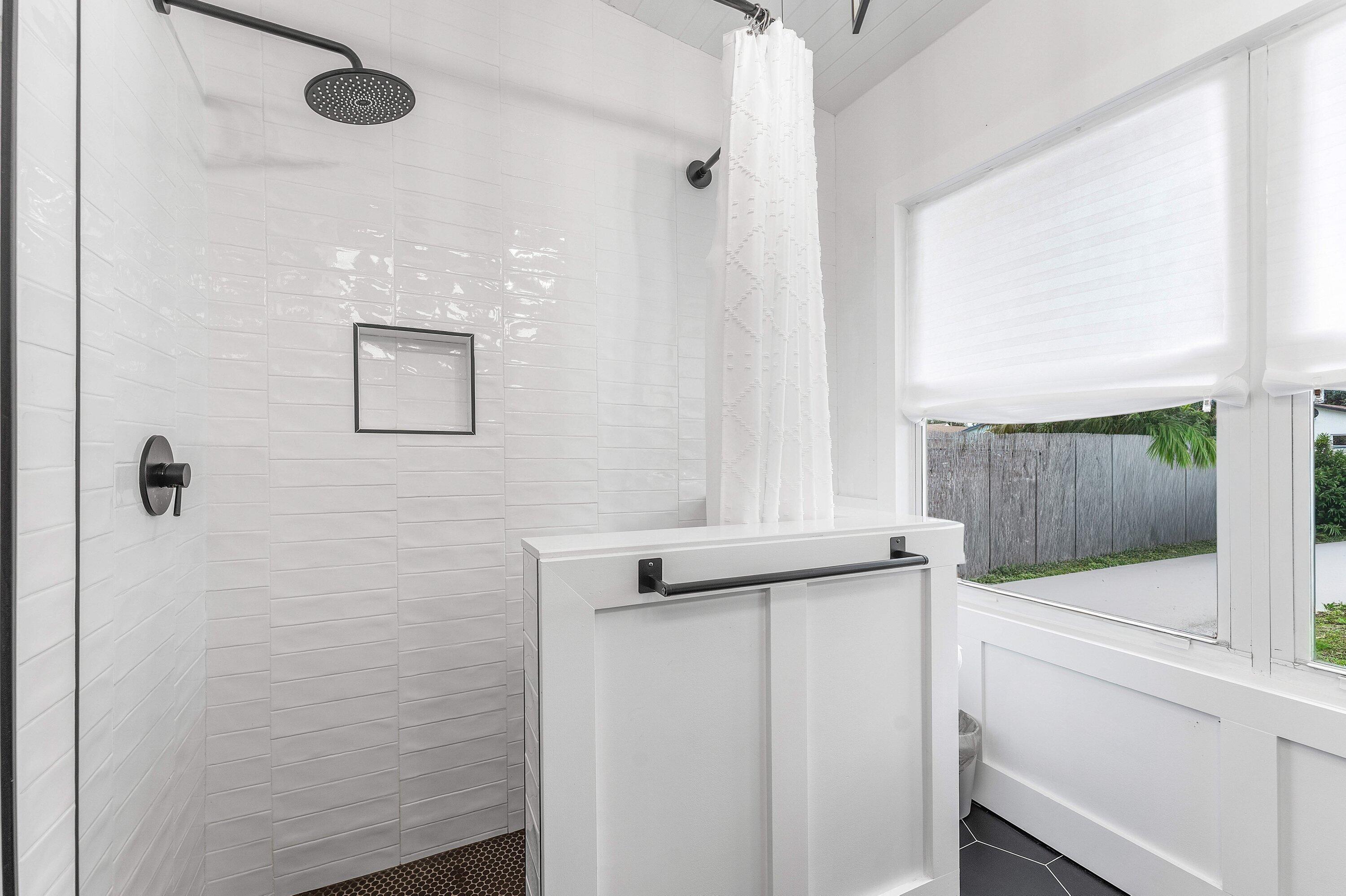 709 Southwest 9th Court Delray Beach, FL 33444 - Photo 19 of 32 a view of a mirror