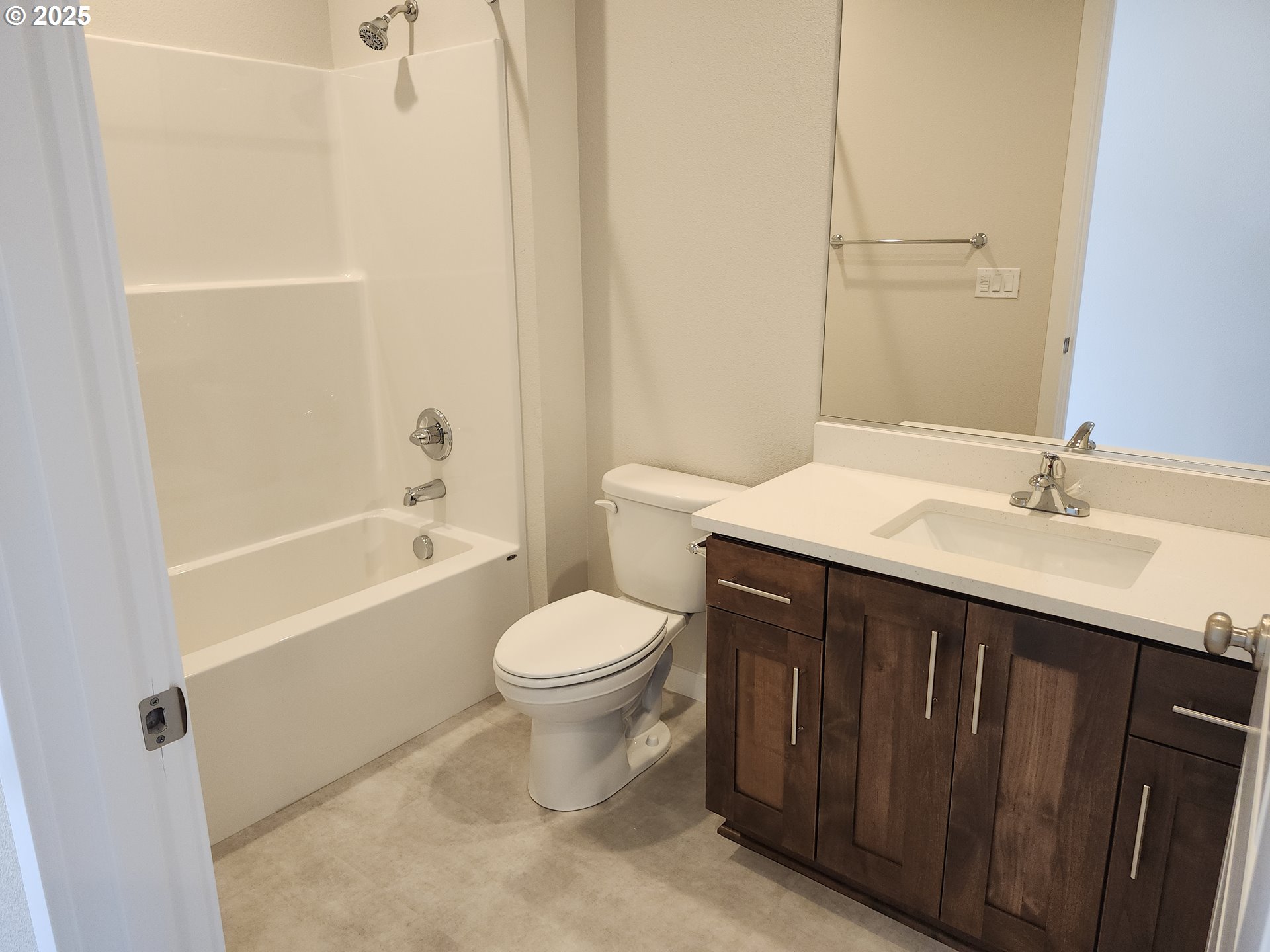 2950 Olympic Street, Unit 20 Woodburn, OR 97071 - Photo 16 of 17