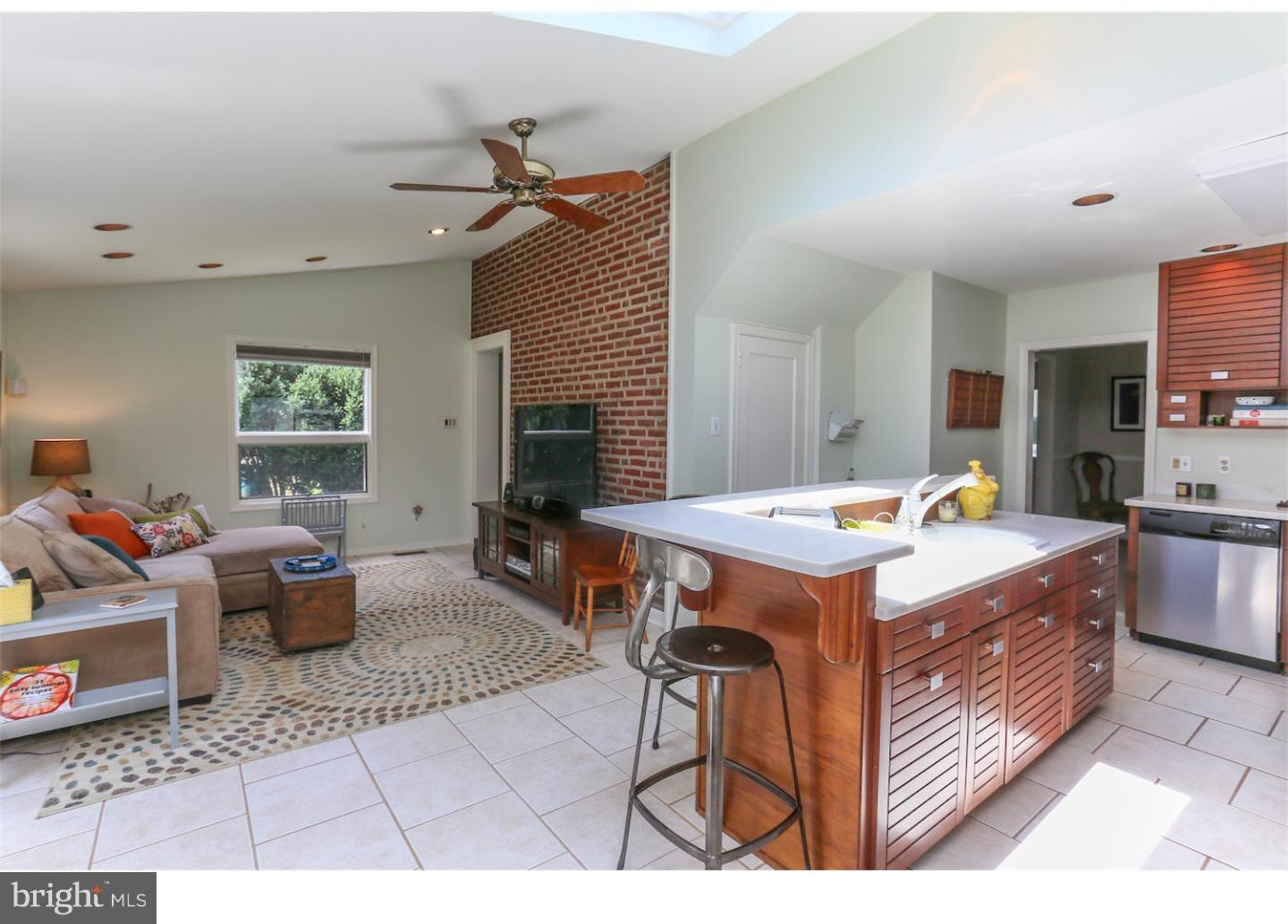 305 Steel Road Havertown, PA 19083 - Photo 10 of 25 Gallery Image 10