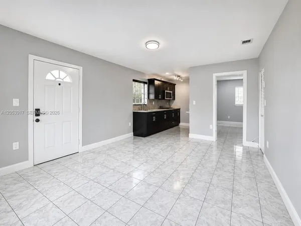 $2,000 | Sunset, Miami, FL 33173