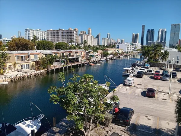 $2,900 | 3703 Northeast 166th Street, Unit 401, North Miami Beach, FL 33160