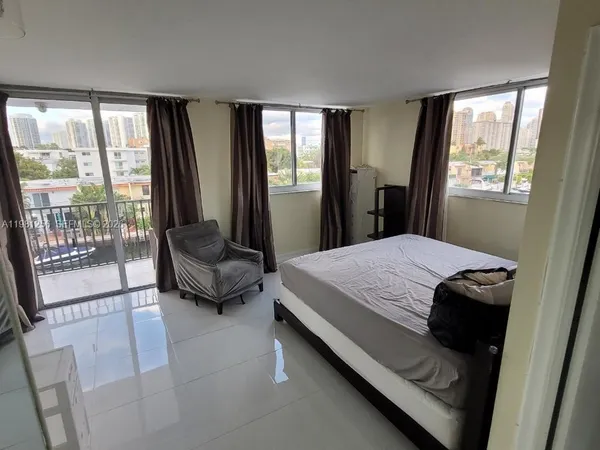 $2,900 | 3703 Northeast 166th Street, Unit 401, North Miami Beach, FL 33160