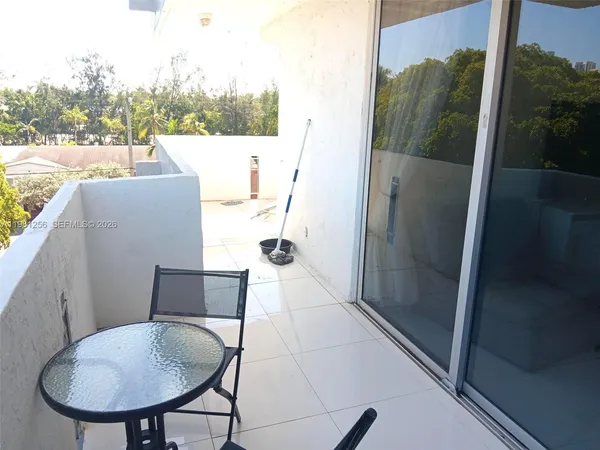 $2,900 | 3703 Northeast 166th Street, Unit 401, North Miami Beach, FL 33160