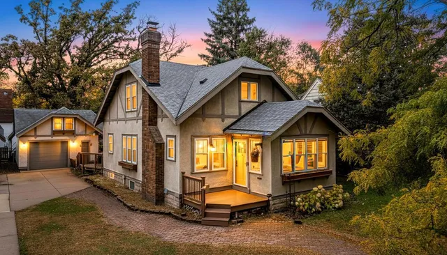 $489,900 | 4082 Brookside Avenue, St. Louis Park, MN 55416