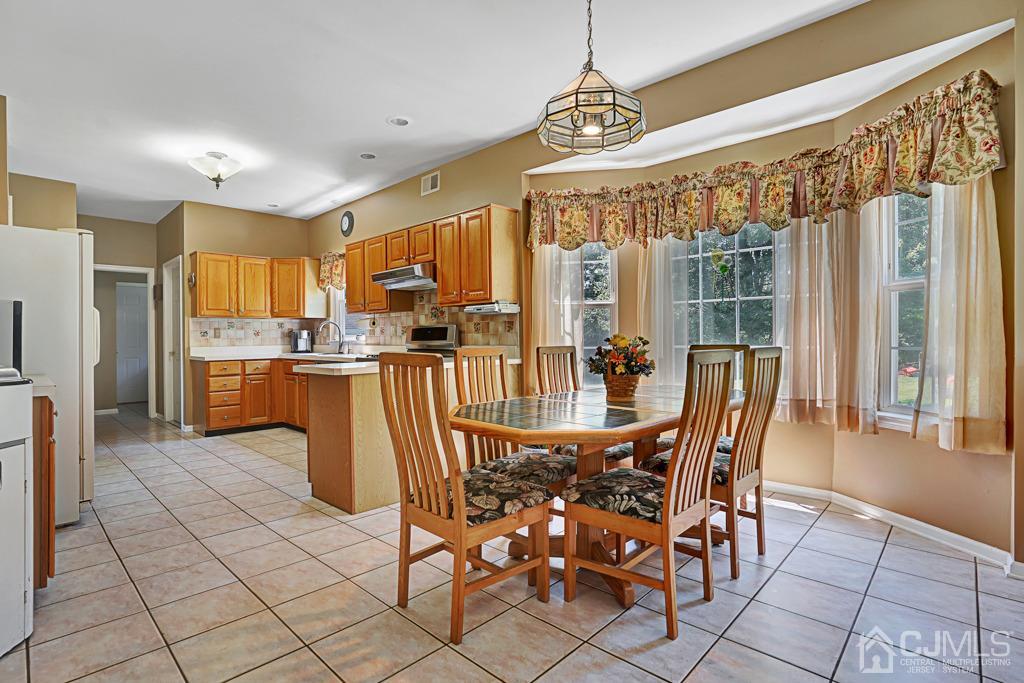 7 Decatur Court Ringoes, NJ 08551 - Photo 11 of 33 Gallery Image 11