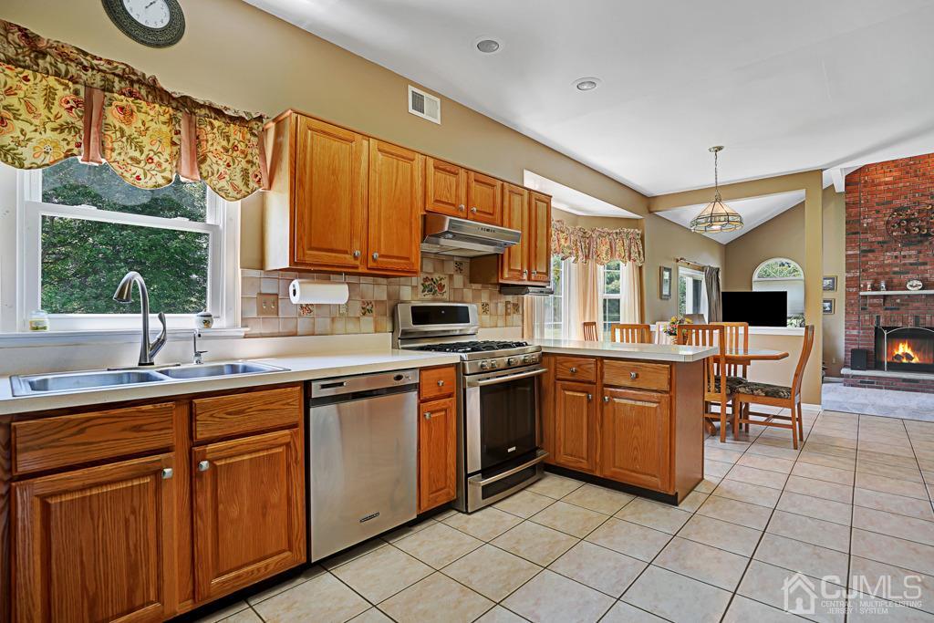 7 Decatur Court Ringoes, NJ 08551 - Photo 13 of 33 Gallery Image 13