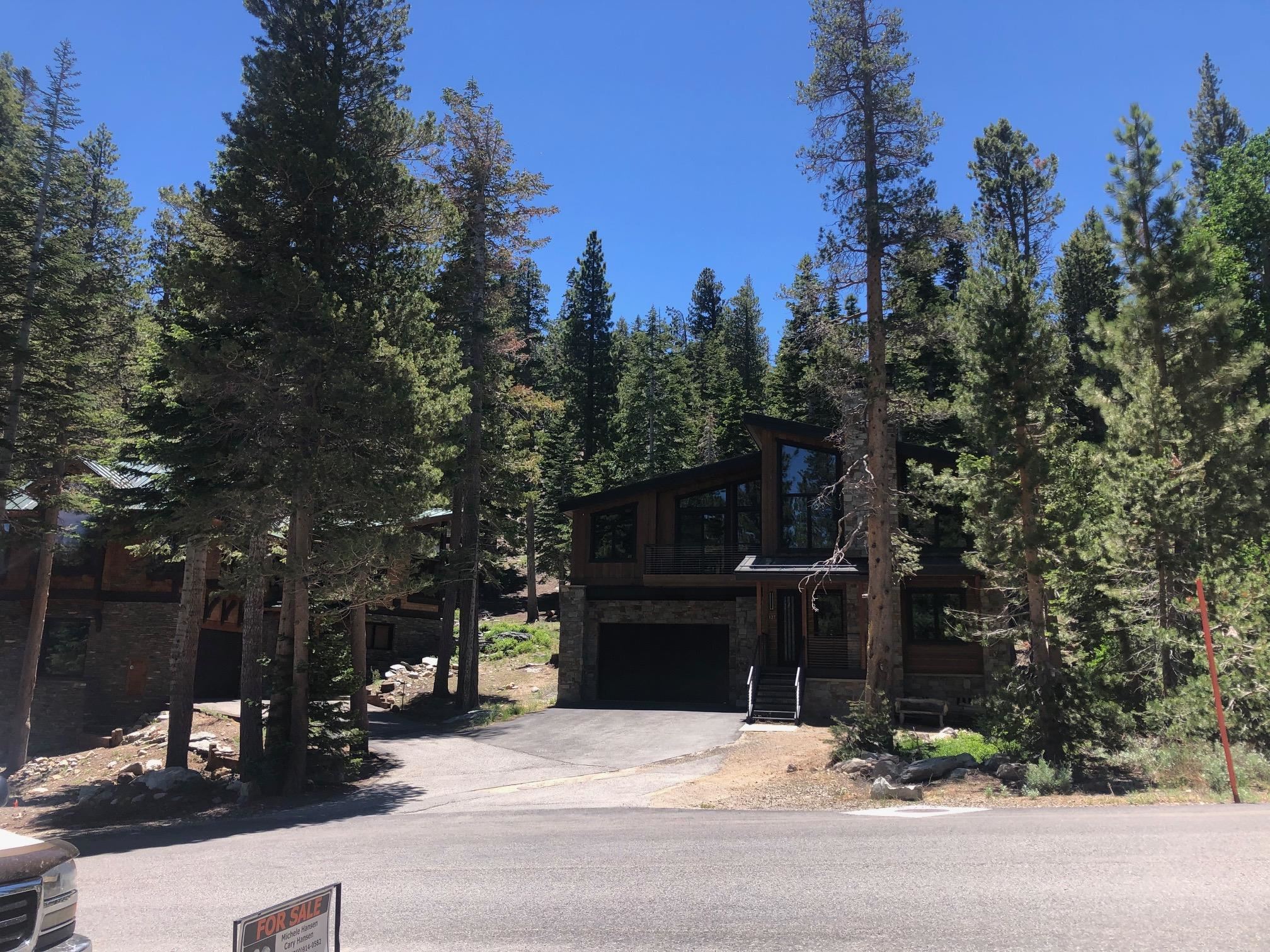 136 Red Fir Road Mammoth Lakes, CA 93546 - Photo 11 of 13 a view of outdoor space and yard