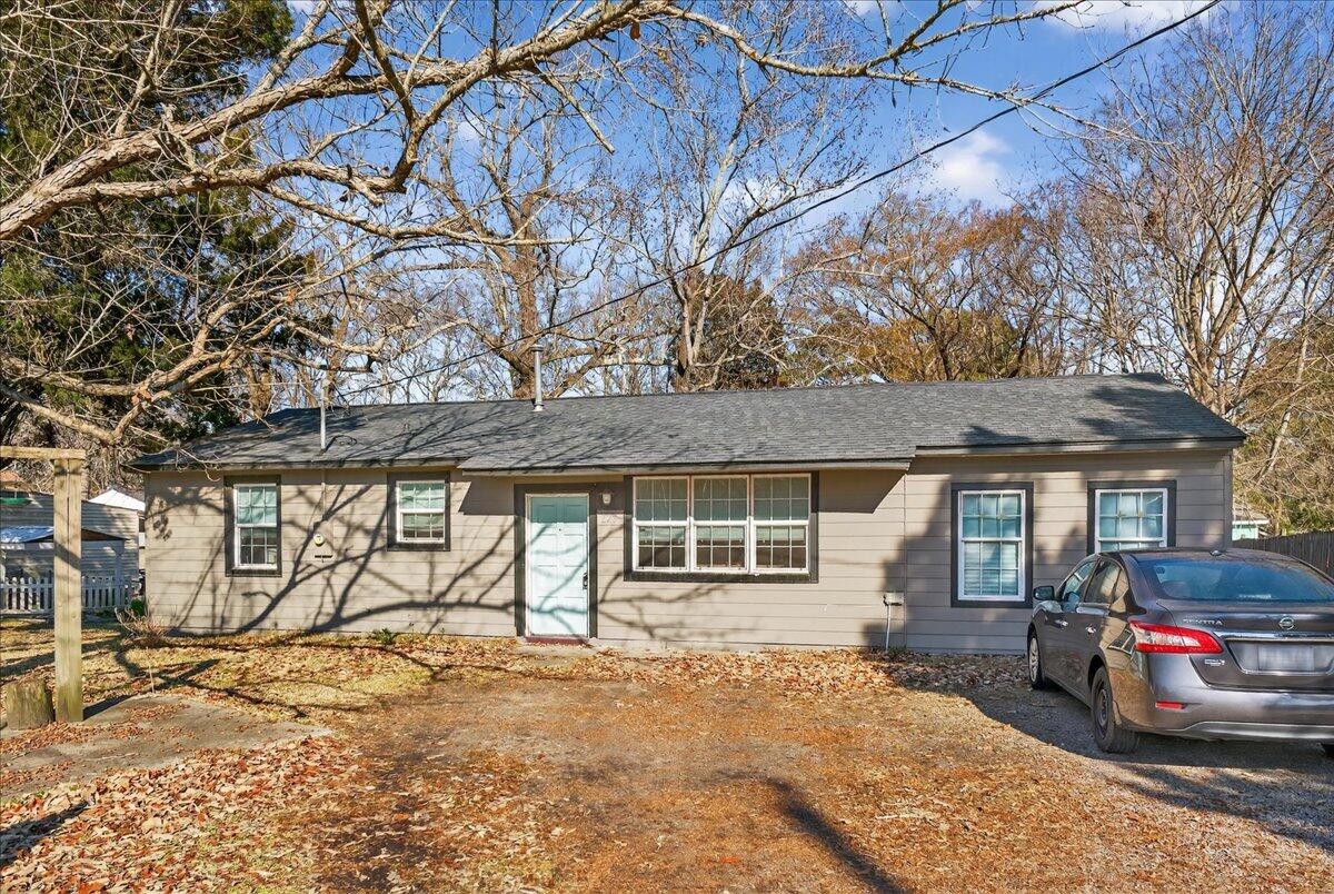 228 Laurel Avenue Goose Creek, SC 29445 - Photo 2 of 26 01-Maddie Breggia - DSC01808