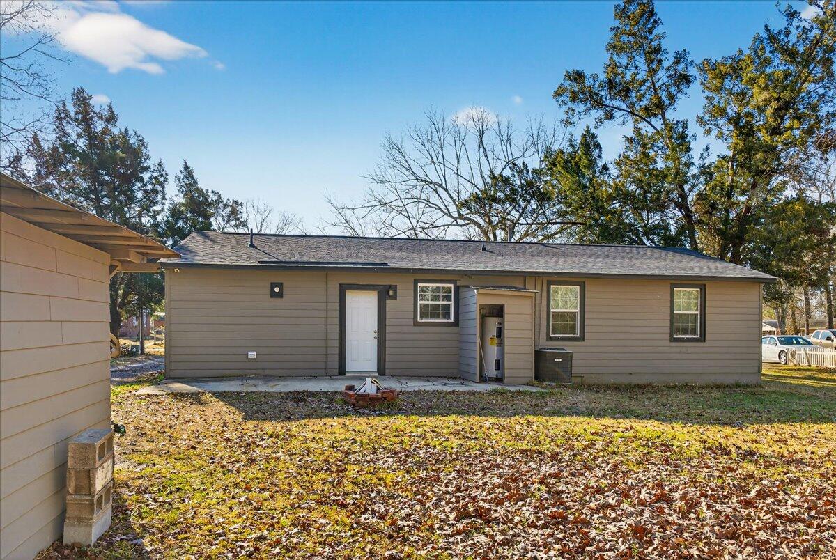 228 Laurel Avenue Goose Creek, SC 29445 - Photo 23 of 26 24-Maddie Breggia - DSC01819