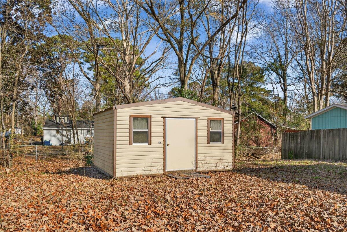 228 Laurel Avenue Goose Creek, SC 29445 - Photo 25 of 26 26-Maddie Breggia - DSC01824