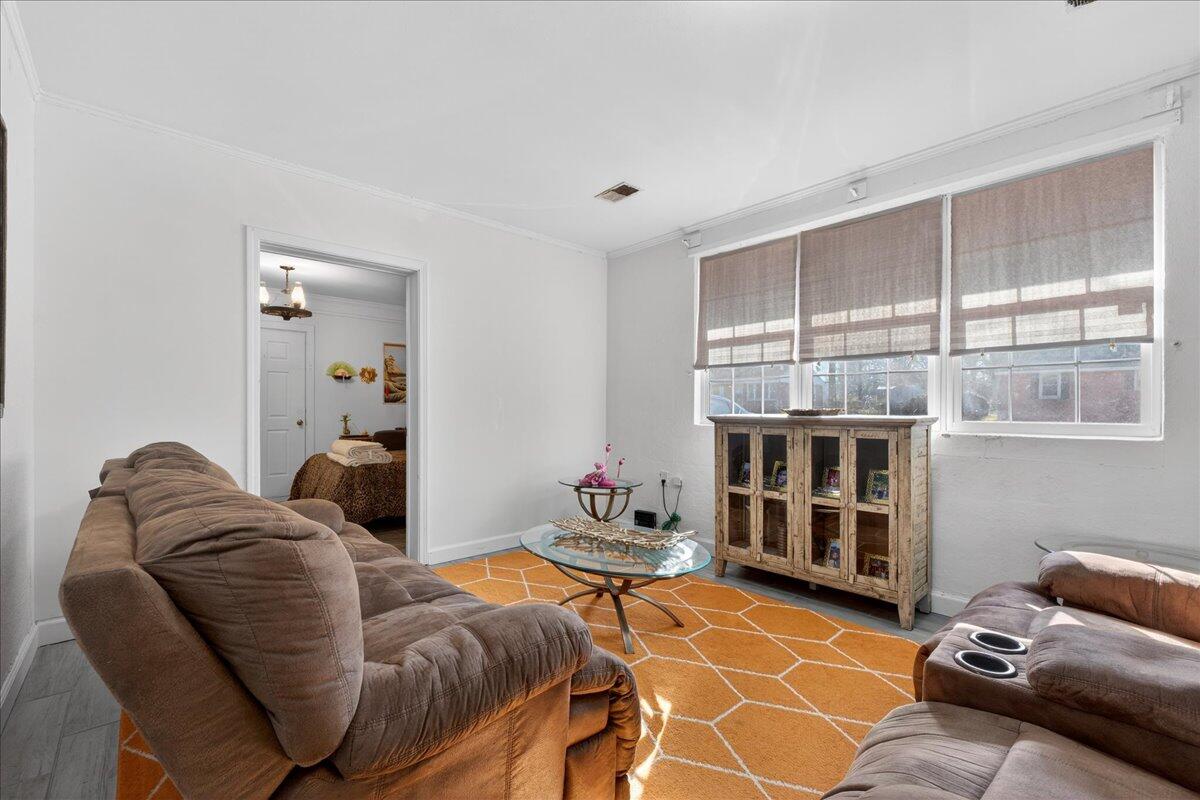 228 Laurel Avenue Goose Creek, SC 29445 - Photo 5 of 26 06-Maddie Breggia - DSC01755