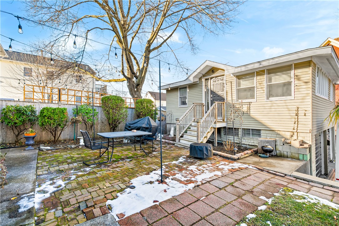 80 Hillside Avenue Pawtucket, RI 02860 - Photo 24 of 43