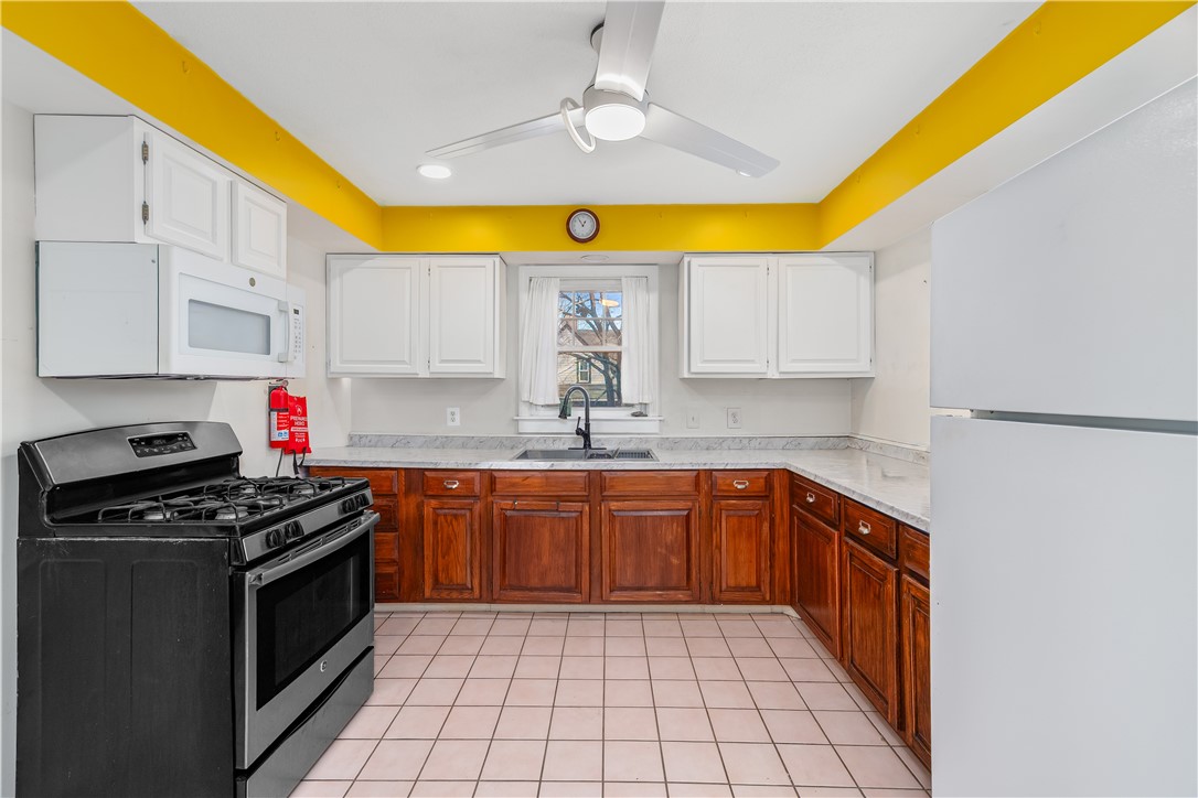 80 Hillside Avenue Pawtucket, RI 02860 - Photo 8 of 43