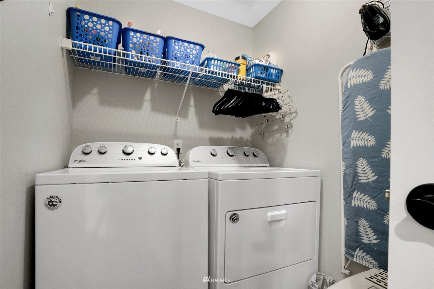 19303 Crown Ridge Boulevard Arlington, WA 98223 - Photo 26 of 30 a utility room with dryer and washer