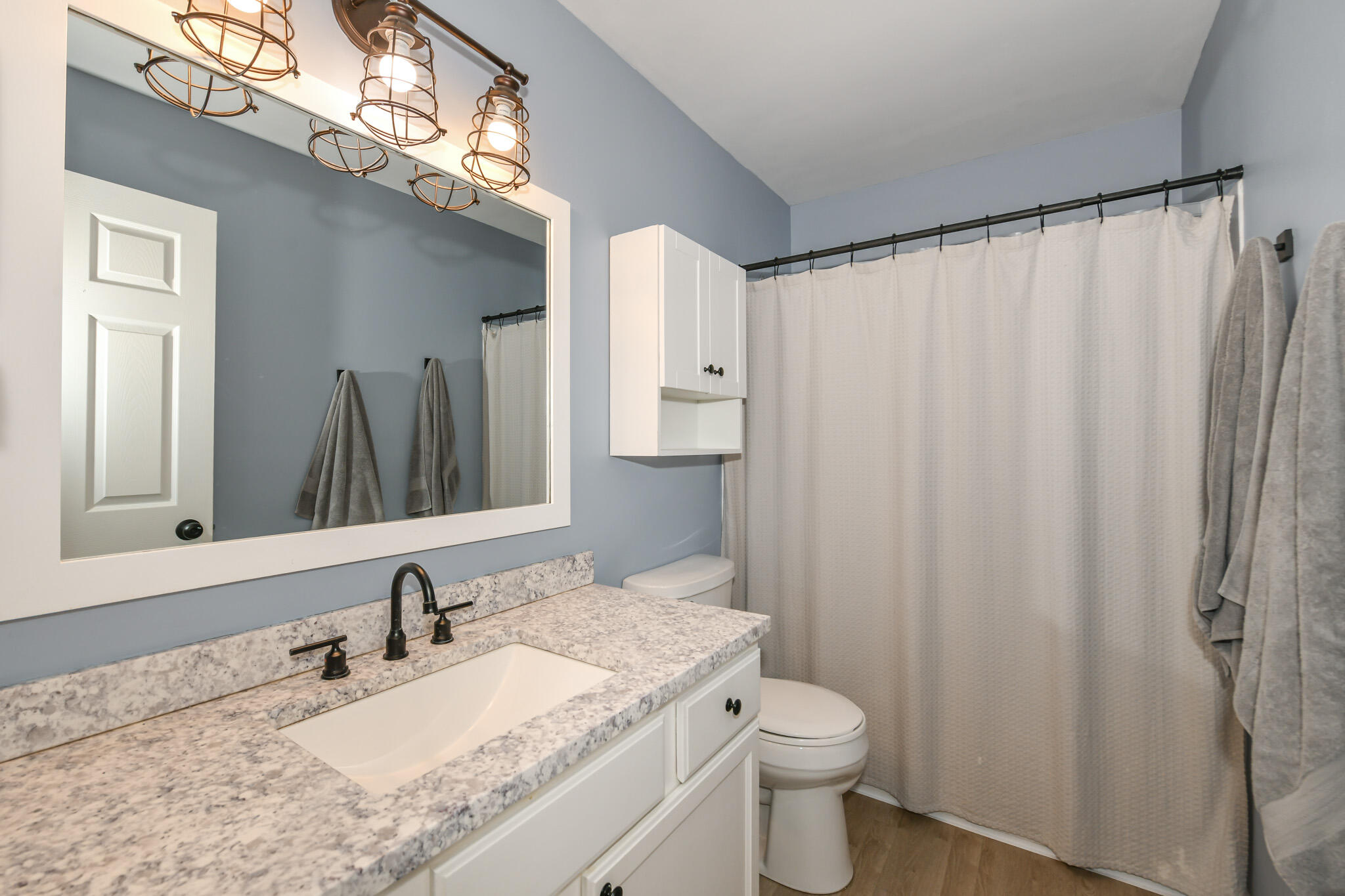 26314 Fries Lane Norway, WI 53185 - Photo 17 of 37 Stylish Full Bath