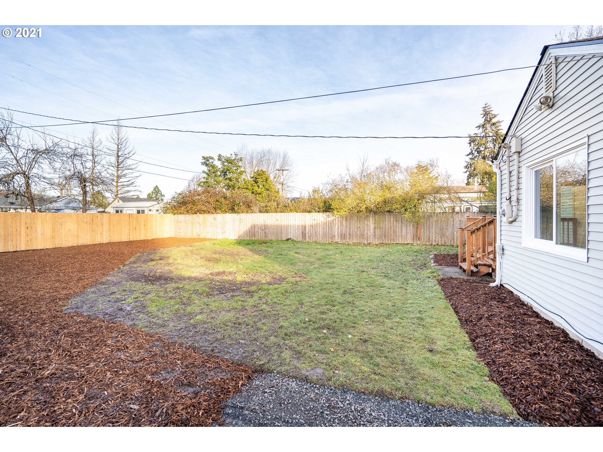 1214 L Street Springfield, OR 97477 - Photo 23 of 24 a view of an ocean