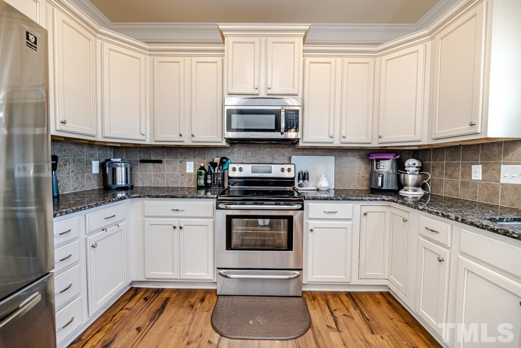 3599 Thrower Road Hope Mills, NC 28348 - Photo 11 of 34