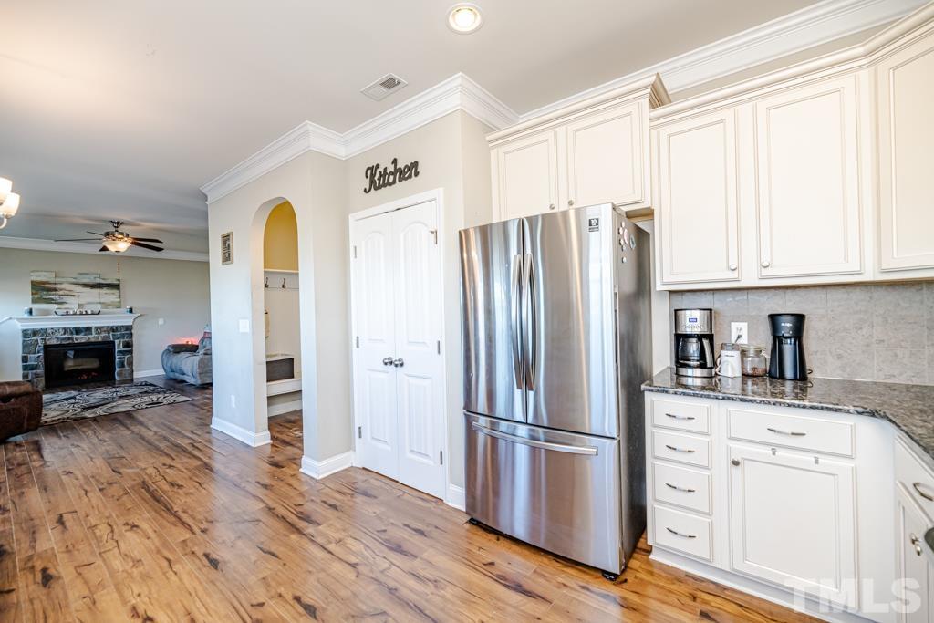 3599 Thrower Road Hope Mills, NC 28348 - Photo 8 of 34