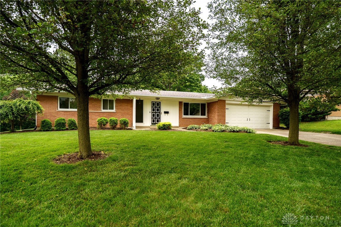 4424 Appleton Place Kettering, OH 45440 - Photo 2 of 32