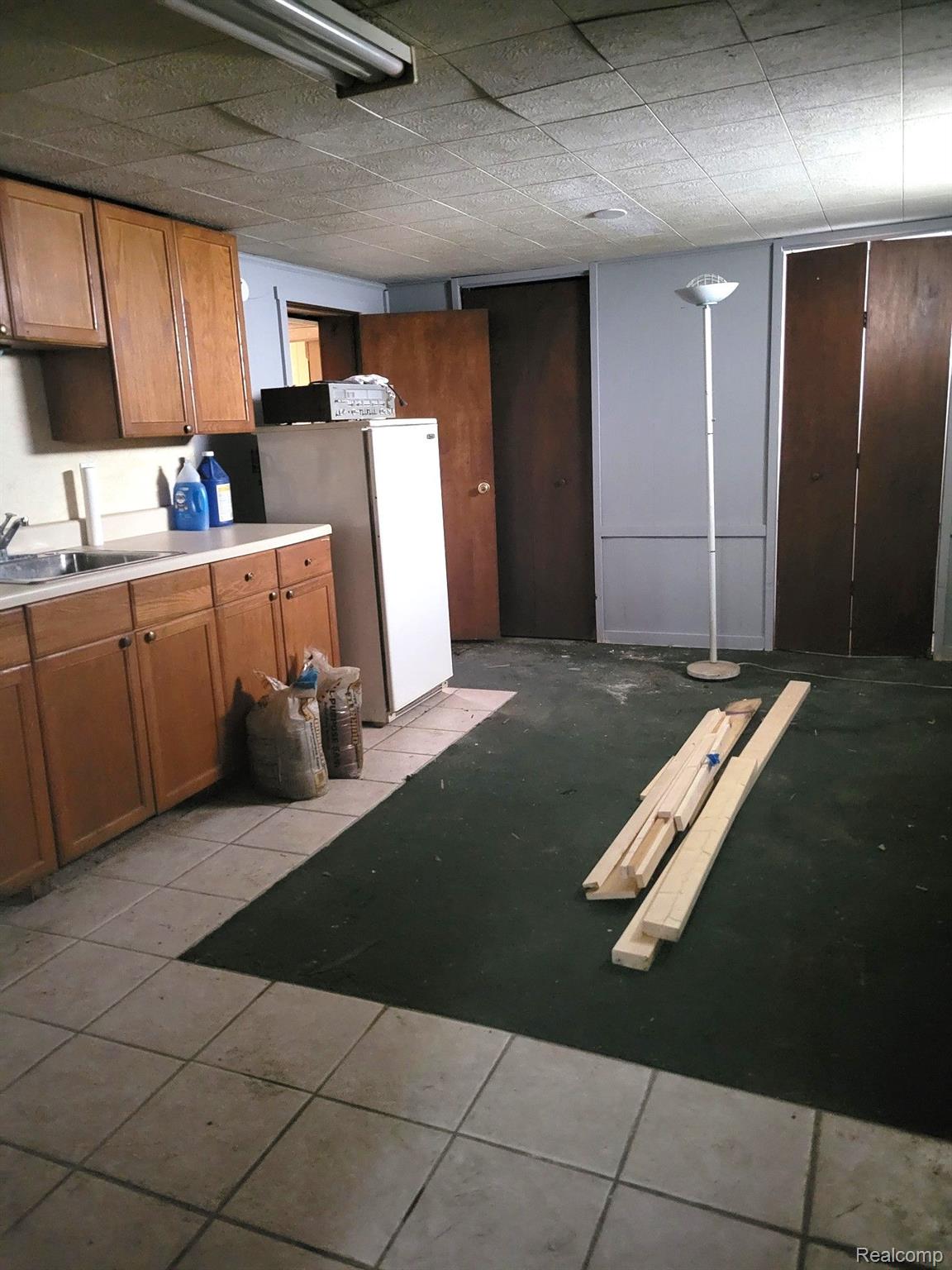23191 Hoover Road Warren, MI 48089 - Photo 11 of 18 Basement Unit