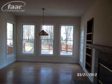 5664 Cullen Road Fenton, MI 48430 - Photo 9 of 23 20261317-8.JPG