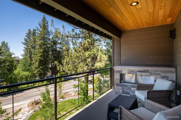 $1,898,000 | 30 Lake Parkway, Unit 20, South Lake Tahoe, CA 96150