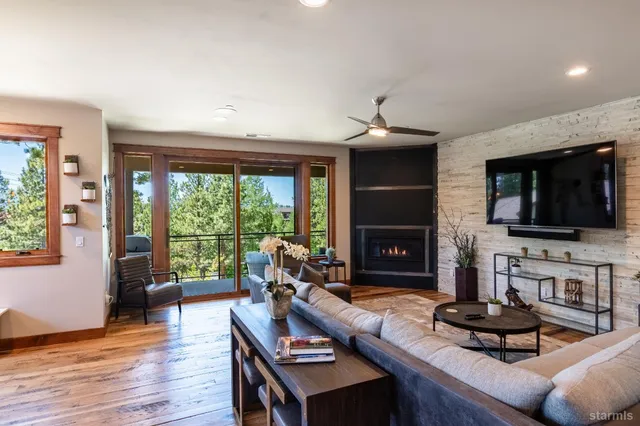 $1,898,000 | 30 Lake Parkway, Unit 20, South Lake Tahoe, CA 96150