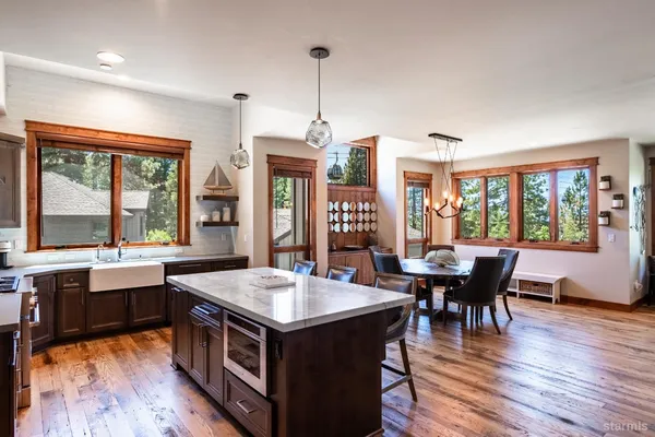 $1,898,000 | 30 Lake Parkway, Unit 20, South Lake Tahoe, CA 96150