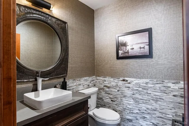 $1,898,000 | 30 Lake Parkway, Unit 20, South Lake Tahoe, CA 96150