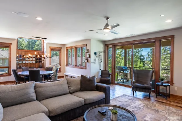 $1,898,000 | 30 Lake Parkway, Unit 20, South Lake Tahoe, CA 96150
