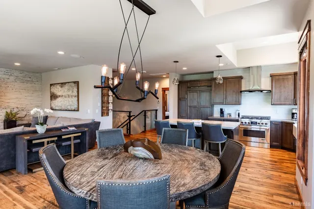 $1,898,000 | 30 Lake Parkway, Unit 20, South Lake Tahoe, CA 96150
