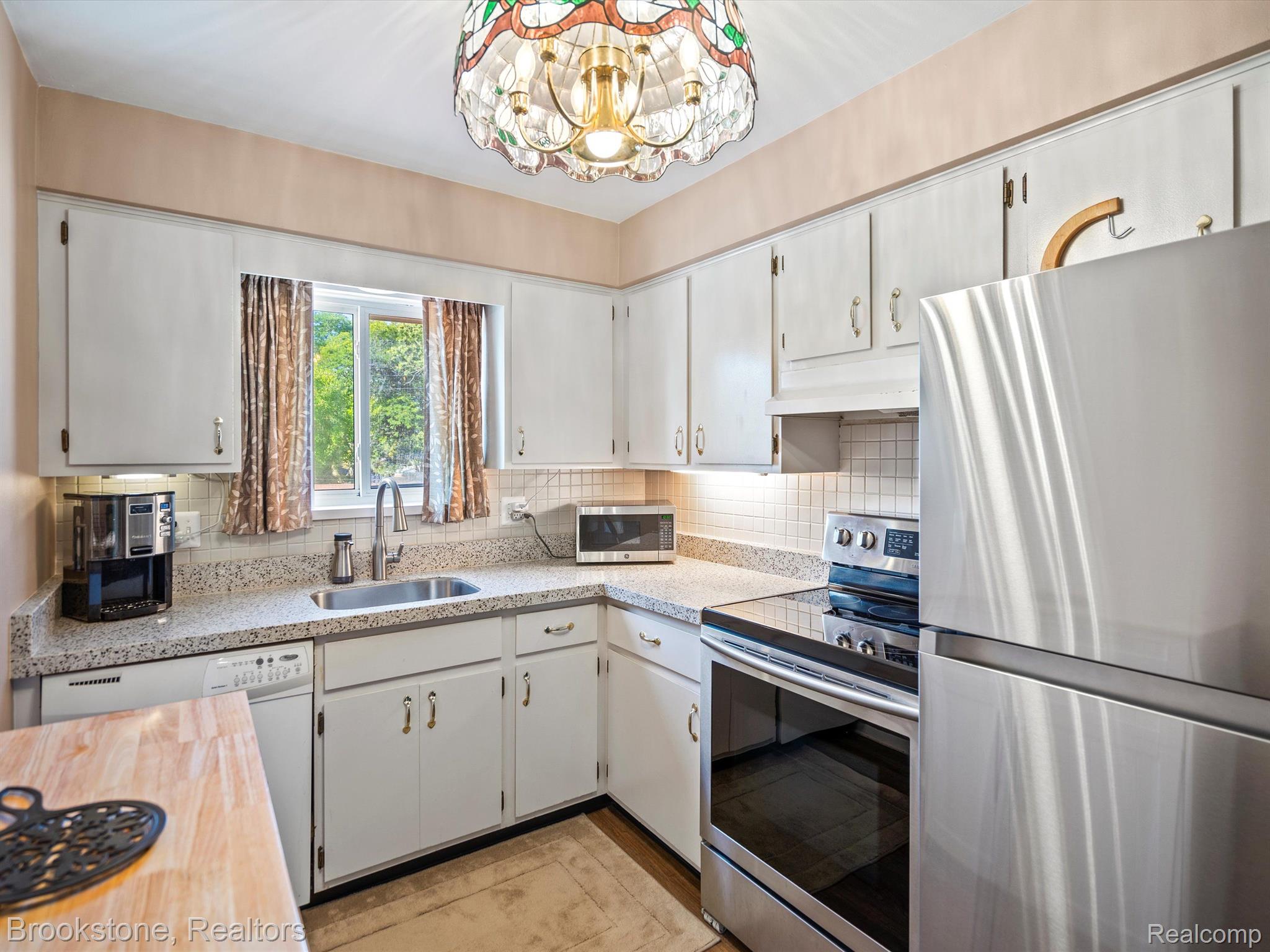4345 Crooks Road, Unit 32 Royal Oak, MI 48073 - Photo 6 of 17 Gallery Image 6