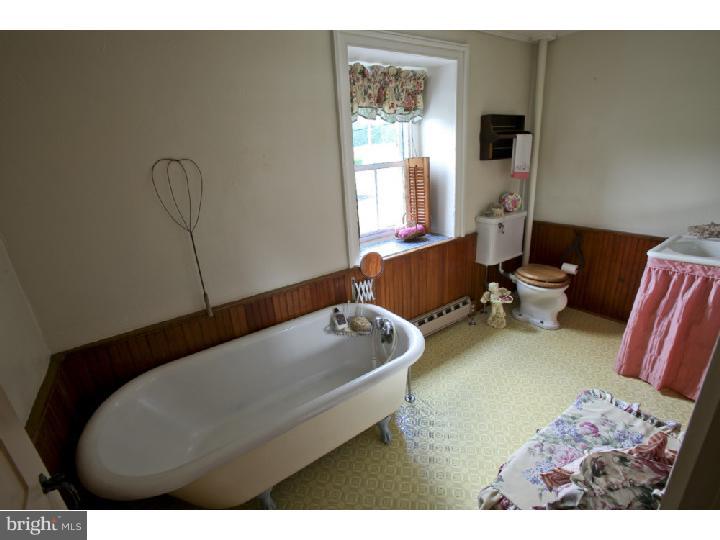 1301 West Rock Road Perkasie, PA 18944 - Photo 16 of 23 Bathroom