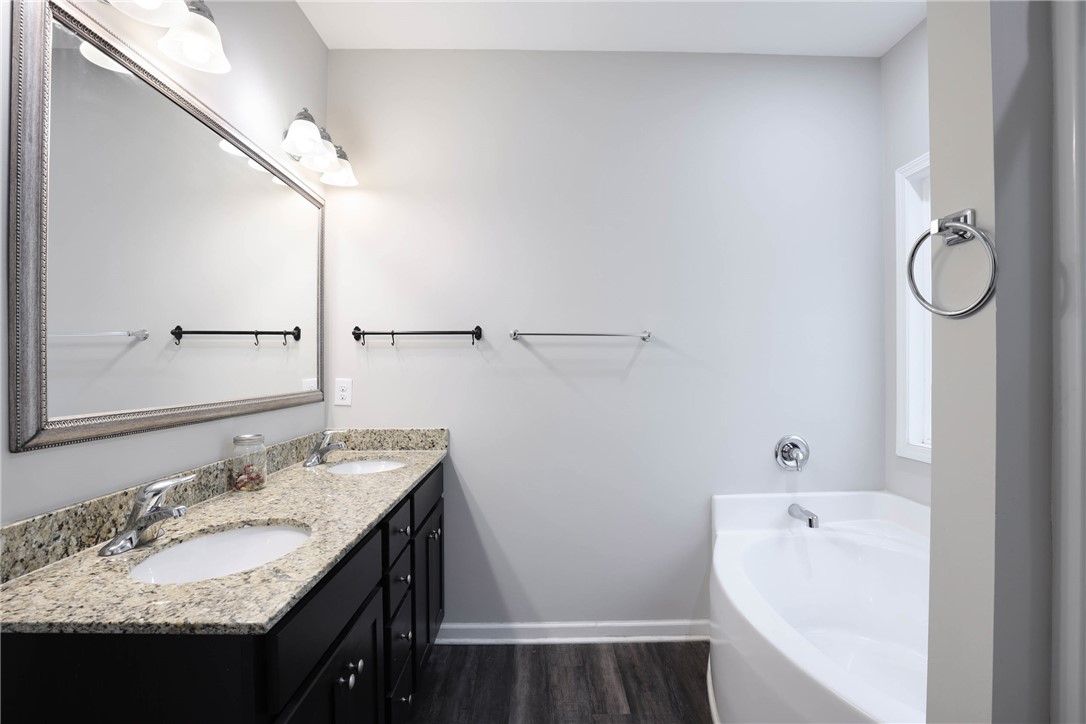 473 Johnson Road Central, SC 29630 - Photo 12 of 32 Master Bath