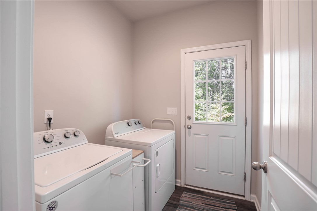 473 Johnson Road Central, SC 29630 - Photo 14 of 32 Laundry Room