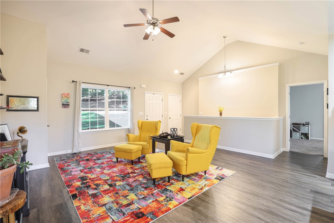 473 Johnson Road Central, SC 29630 - Photo 5 of 32 Living Room