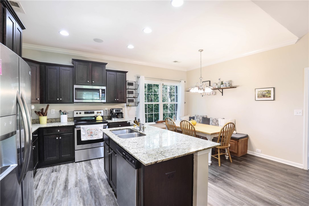 473 Johnson Road Central, SC 29630 - Photo 6 of 32 Kitchen and Dining