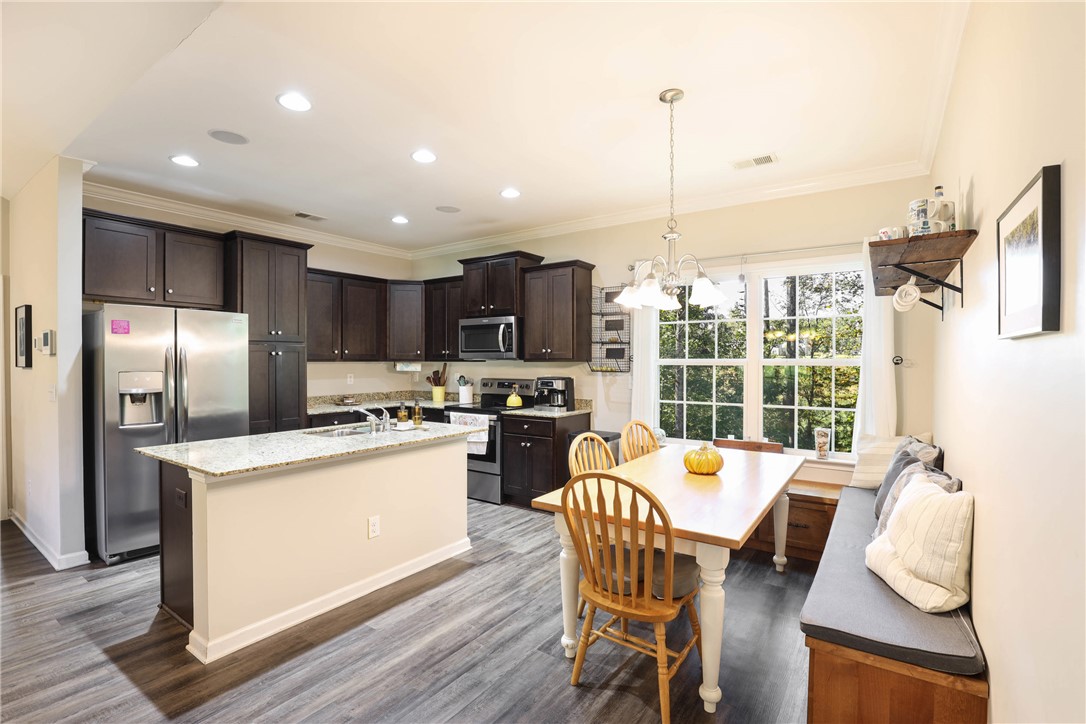 473 Johnson Road Central, SC 29630 - Photo 7 of 32 Kitchen and Dining